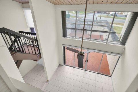 Купить таунхаус в Майами, Флорида 3 спальни, 159.42м2, № 2036206 - фото 17