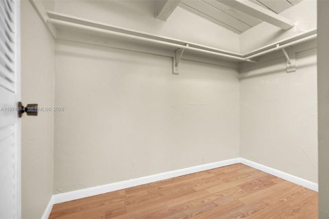 Купить таунхаус в Майами, Флорида 3 спальни, 159.42м2, № 2036206 - фото 10