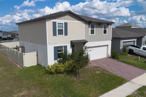Casa en venta en Winter Haven, Florida, 4 dormitorios, 219.62 m2 № 1542480 - foto 1