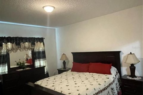 House in Groveland, Florida 4 bedrooms, 185.71 sq.m. № 1562798 - photo 4