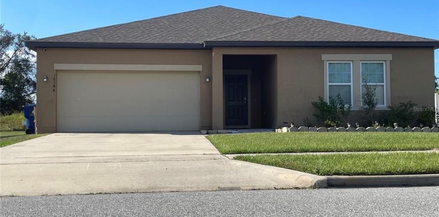 House in Groveland, Florida 4 bedrooms, 185.71 sq.m. № 1562798