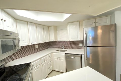 Condominio en alquiler en Doral, Florida, 1 dormitorio, 75.25 m2 № 1954677 - foto 14