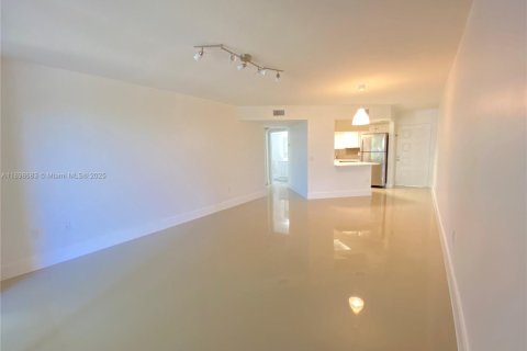 Condominio en alquiler en Doral, Florida, 1 dormitorio, 75.25 m2 № 1954677 - foto 4