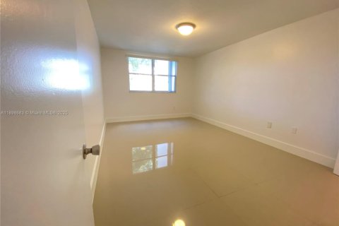 Condominio en alquiler en Doral, Florida, 1 dormitorio, 75.25 m2 № 1954677 - foto 17