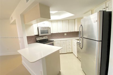 Condominio en alquiler en Doral, Florida, 1 dormitorio, 75.25 m2 № 1954677 - foto 6