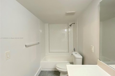 Condominio en alquiler en Doral, Florida, 1 dormitorio, 75.25 m2 № 1954677 - foto 8