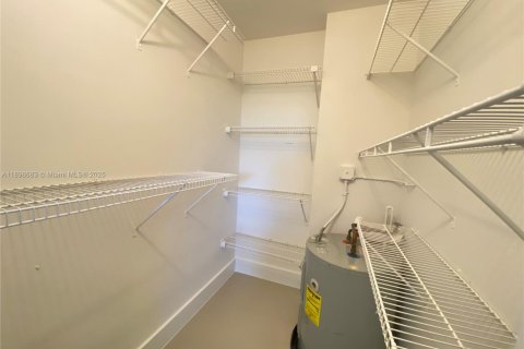 Condominio en alquiler en Doral, Florida, 1 dormitorio, 75.25 m2 № 1954677 - foto 20