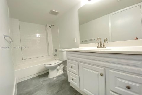 Condominio en alquiler en Doral, Florida, 1 dormitorio, 75.25 m2 № 1954677 - foto 7