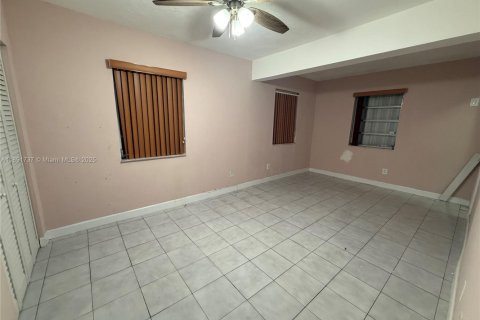 Villa ou maison à vendre à Miami, Floride: 3 chambres, 128.58 m2 № 1943663 - photo 15