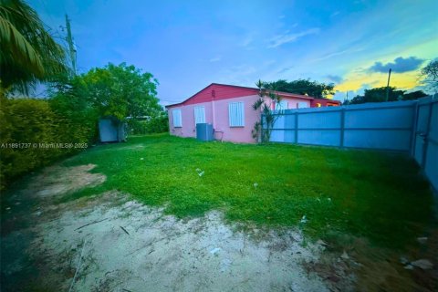 Villa ou maison à vendre à Miami, Floride: 3 chambres, 128.58 m2 № 1943663 - photo 21