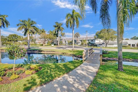 Купить кондоминиум в Делрей-Бич, Флорида 2 спальни, 106.84м2, № 1981869 - фото 4