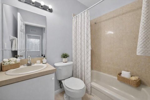 Townhouse in Homestead, Florida 3 bedrooms, 128.02 sq.m. № 2050102 - photo 18