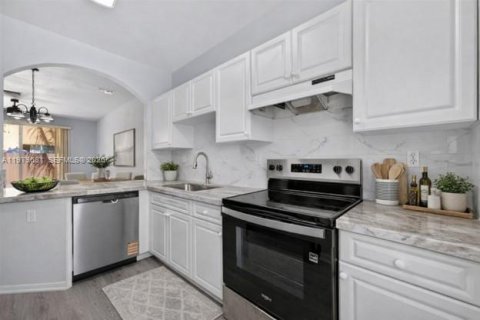 Townhouse in Homestead, Florida 3 bedrooms, 128.02 sq.m. № 2050102 - photo 10