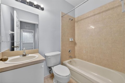 Townhouse in Homestead, Florida 3 bedrooms, 128.02 sq.m. № 2050102 - photo 17