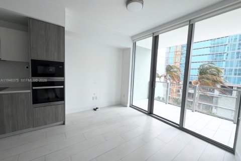 Condo in Miami, Florida, 1 bedroom  № 2052952 - photo 7
