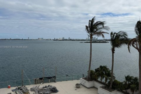 Condo in Miami, Florida, 1 bedroom  № 2052952 - photo 21