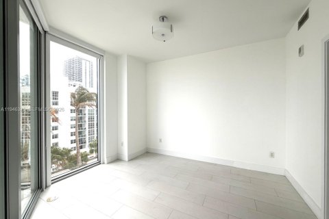 Condo in Miami, Florida, 1 bedroom  № 2052952 - photo 11