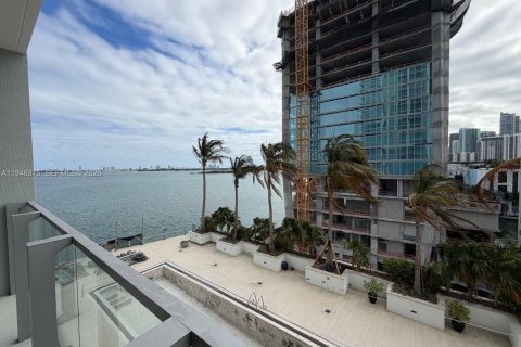Condo in Miami, Florida, 1 bedroom  № 2052952 - photo 18