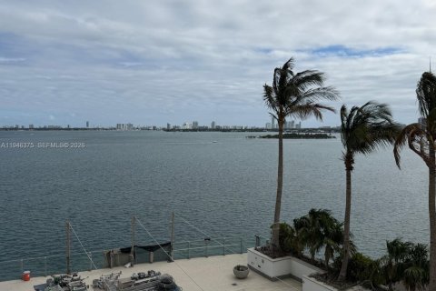Condo in Miami, Florida, 1 bedroom  № 2052952 - photo 22