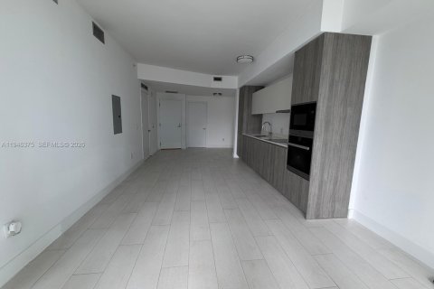 Condo in Miami, Florida, 1 bedroom  № 2052952 - photo 8