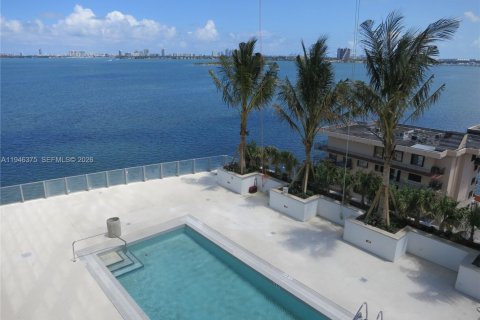 Condo in Miami, Florida, 1 bedroom  № 2052952 - photo 24