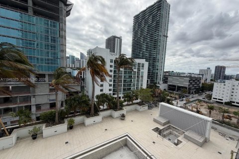 Condo in Miami, Florida, 1 bedroom  № 2052952 - photo 19