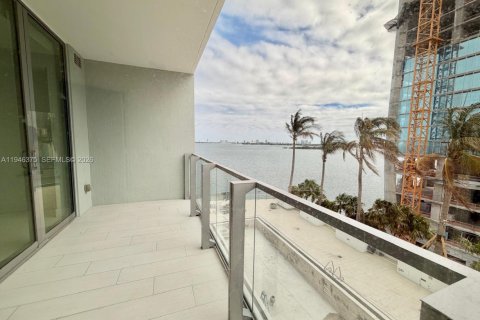 Condo in Miami, Florida, 1 bedroom  № 2052952 - photo 17