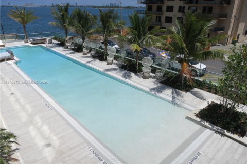 Condo in Miami, Florida, 1 bedroom  № 2052952 - photo 30