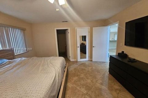 House in Pembroke Pines, Florida 3 bedrooms, 125.14 sq.m. № 1952824 - photo 6