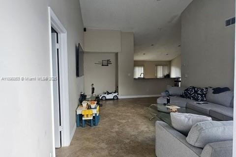 House in Pembroke Pines, Florida 3 bedrooms, 125.14 sq.m. № 1952824 - photo 19