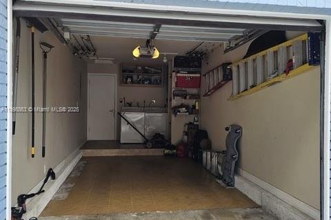 House in Pembroke Pines, Florida 3 bedrooms, 125.14 sq.m. № 1952824 - photo 22