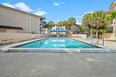 Condominio en venta en Coral Springs, Florida, 2 dormitorios, 86.68 m2 № 2153345 - foto 24