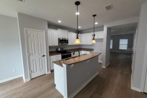 House in Kissimmee, Florida 5 bedrooms, 258.73 sq.m. № 2203247 - photo 11