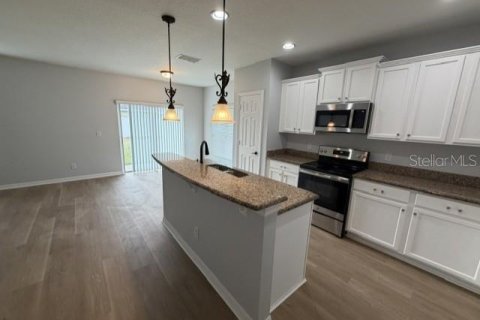 House in Kissimmee, Florida 5 bedrooms, 258.73 sq.m. № 2203247 - photo 10