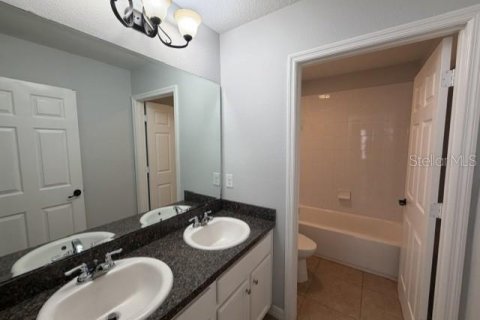House in Kissimmee, Florida 5 bedrooms, 258.73 sq.m. № 2203247 - photo 26