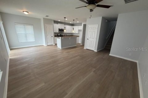 House in Kissimmee, Florida 5 bedrooms, 258.73 sq.m. № 2203247 - photo 13
