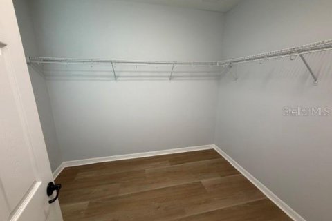 House in Kissimmee, Florida 5 bedrooms, 258.73 sq.m. № 2203247 - photo 25
