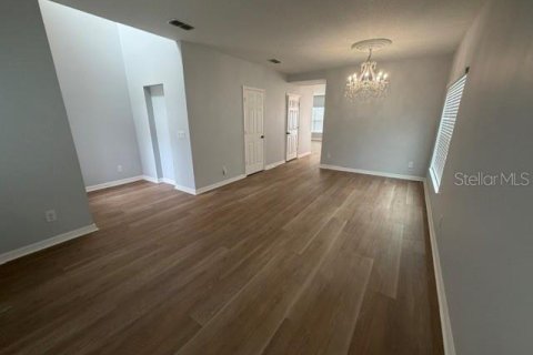 House in Kissimmee, Florida 5 bedrooms, 258.73 sq.m. № 2203247 - photo 9