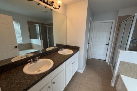 House in Kissimmee, Florida 5 bedrooms, 258.73 sq.m. № 2203247 - photo 23