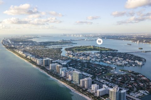 Condo in Bay Harbor Islands, Florida, 2 bedrooms  № 1864001 - photo 1