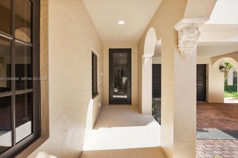 Touwnhouse à vendre à Miami, Floride: 4 chambres, 525.83 m2 № 2006793 - photo 4