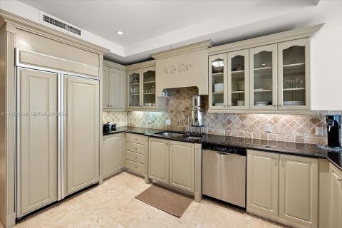 Touwnhouse à vendre à Miami, Floride: 4 chambres, 525.83 m2 № 2006793 - photo 17