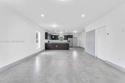 Casa en alquiler en Fort Lauderdale, Florida, 3 dormitorios, 138.33 m2 № 2080391 - foto 7