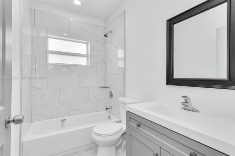 Casa en alquiler en Fort Lauderdale, Florida, 3 dormitorios, 138.33 m2 № 2080391 - foto 13