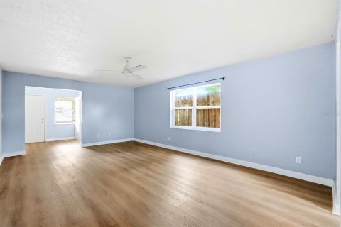 Immobilier commercial à vendre à Port Orange, Floride: 1130.81 m2 № 2198836 - photo 9