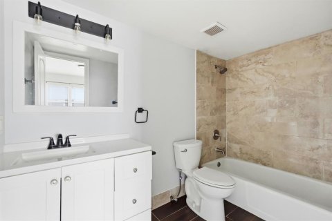 Immobilier commercial à vendre à Port Orange, Floride: 1130.81 m2 № 2198836 - photo 21
