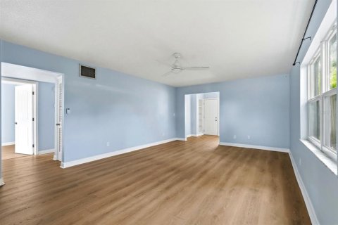 Immobilier commercial à vendre à Port Orange, Floride: 1130.81 m2 № 2198836 - photo 15