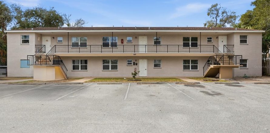Immobilier commercial à Port Orange, Floride 1130.81 m2 № 2198836