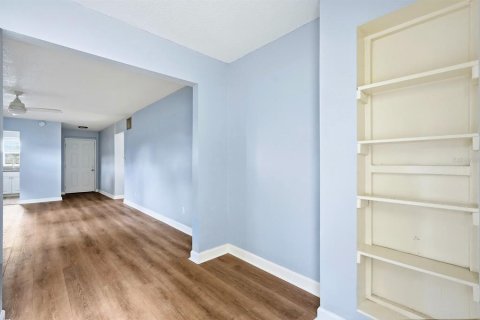 Immobilier commercial à vendre à Port Orange, Floride: 1130.81 m2 № 2198836 - photo 16