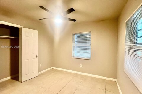 House in St. Lucie, Florida 2 bedrooms, 111.48 sq.m. № 2051824 - photo 7